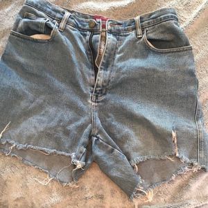 Denim & Co. Sz 12 /96% cotton distressed shorts hi-rise/cutoffs/med. wash/frayed
